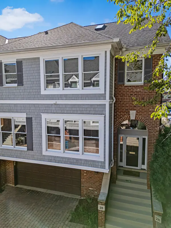 28 S Clay Street, Hinsdale, IL 60521