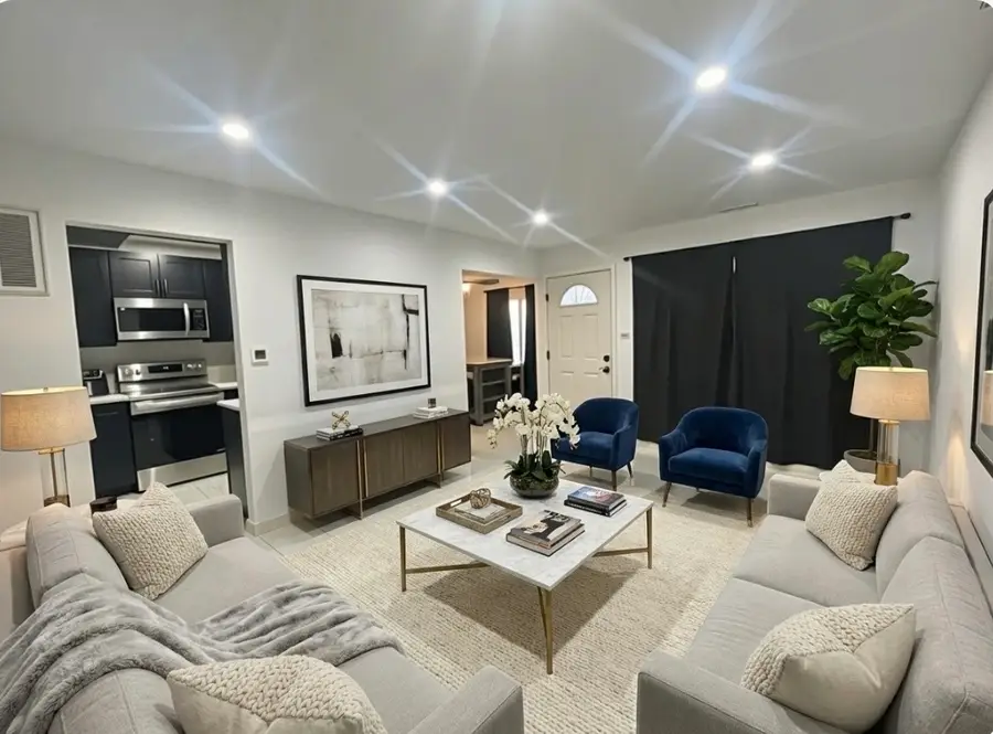 4036 Fitzjames Walk, Oak Lawn, IL 60453 - Image #2