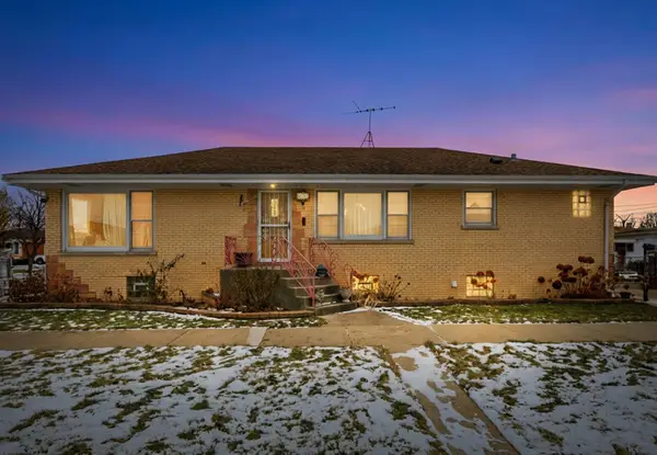 4724 N Ozark Avenue, Norridge, IL 60706