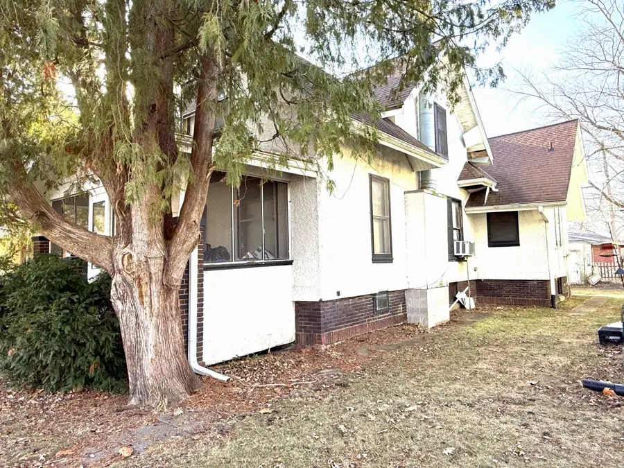 1007 Low Street, Bloomington, IL 61701 - Image #2