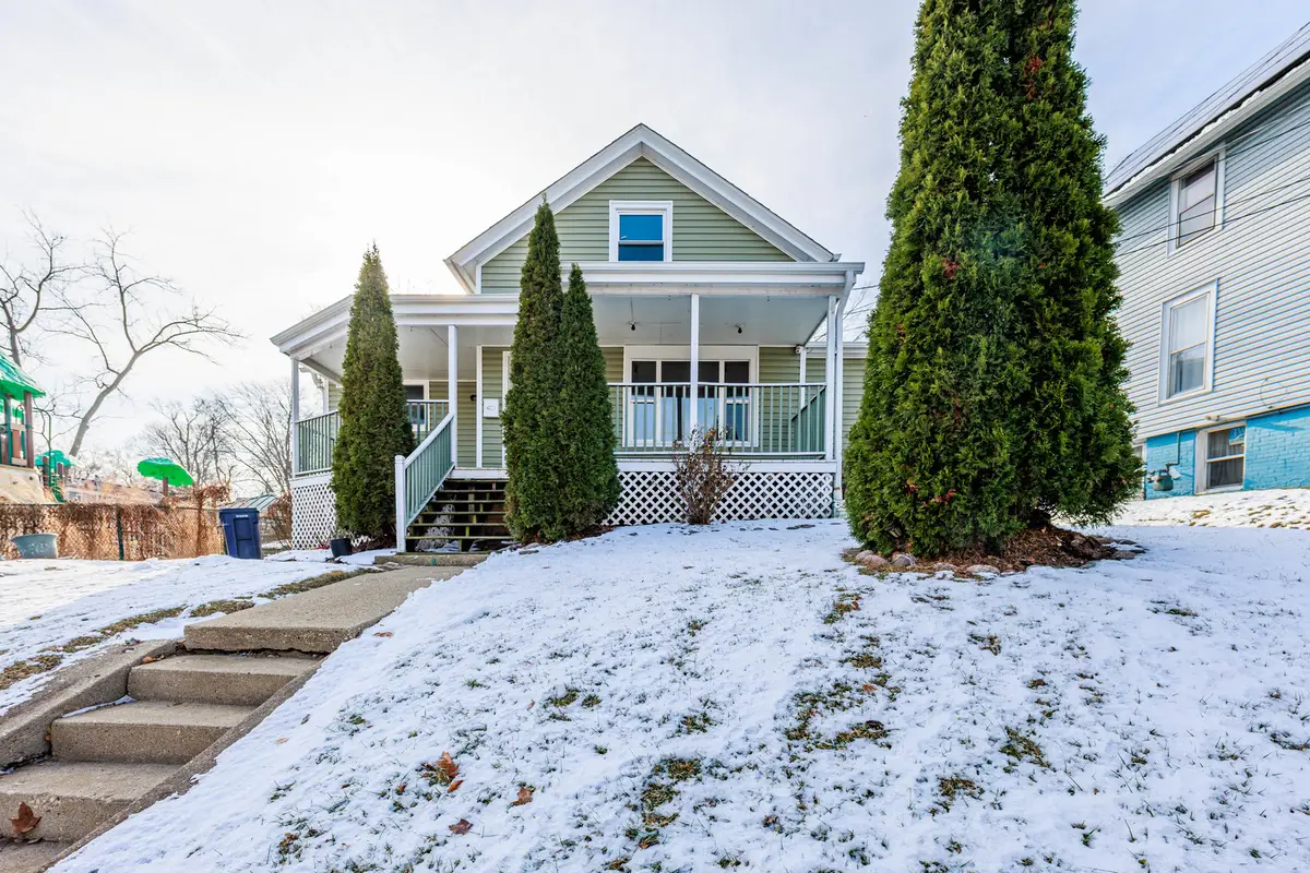 643 Wing Street, Elgin, IL 60123 - Image #1