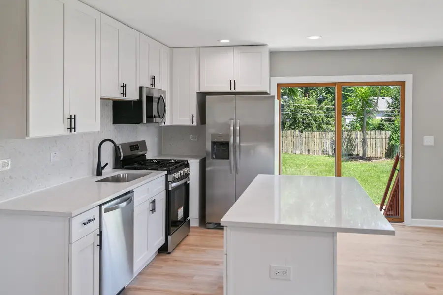 118 Windsor Lane, Glendale Heights, IL 60139 - Image #3