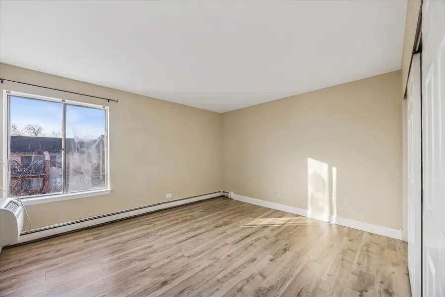 1041 N Mill Street #307, Naperville, IL 60563 - Image #3