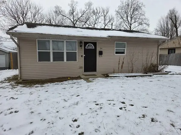 34 Cardinal Lane, Carpentersville, IL 60110