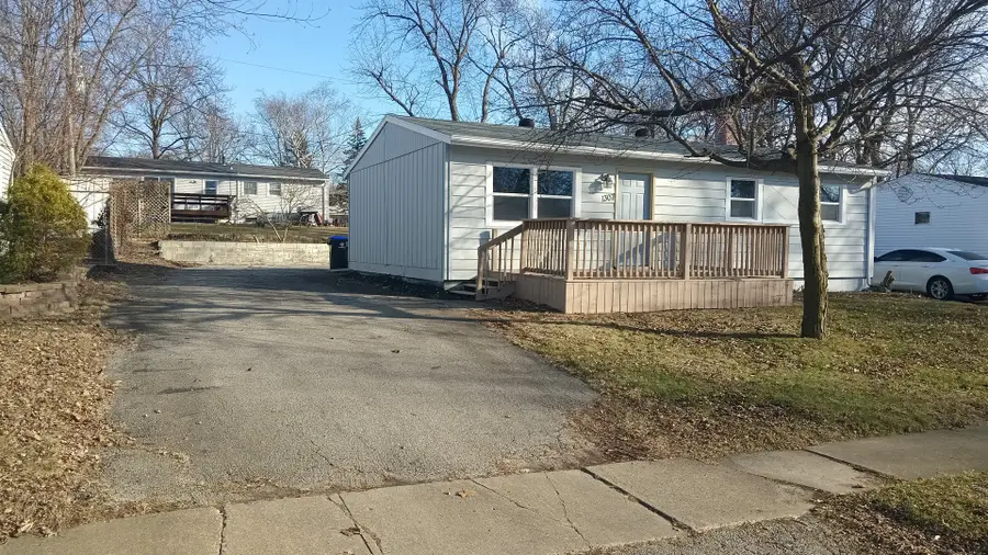 1307 Glenwood Road, Bloomington, IL 61704 - Image #2