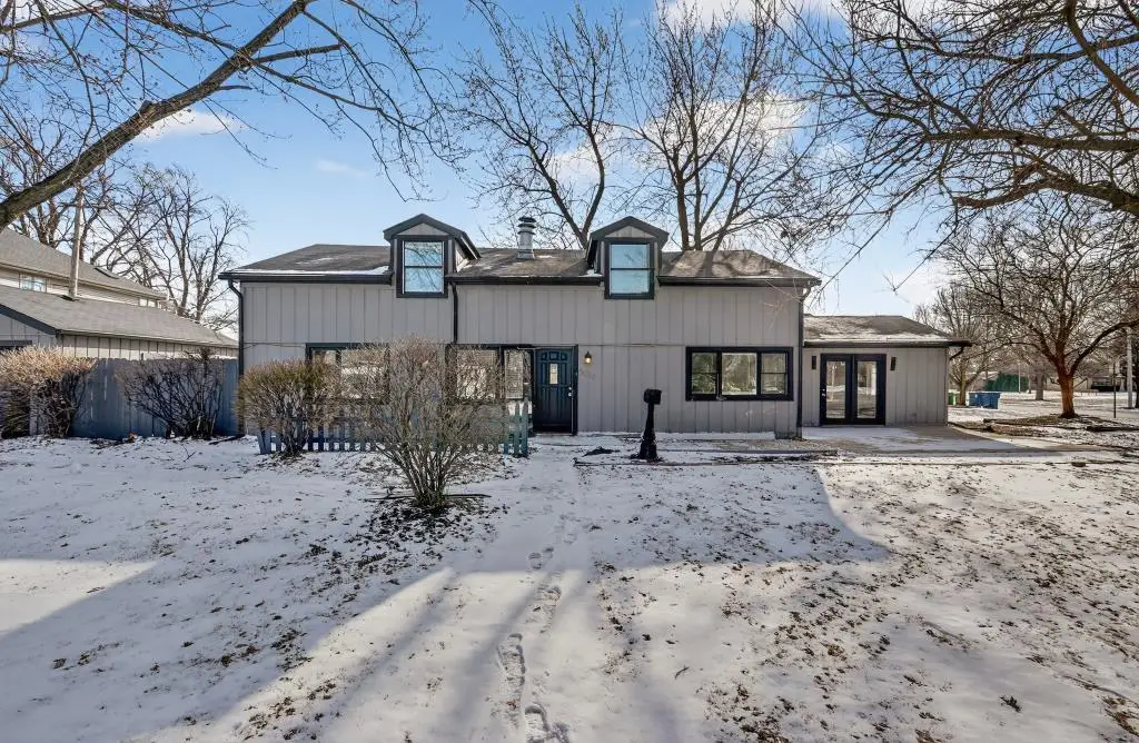 5016 Oak Center Drive, Oak Lawn, IL 60453 - Image #1