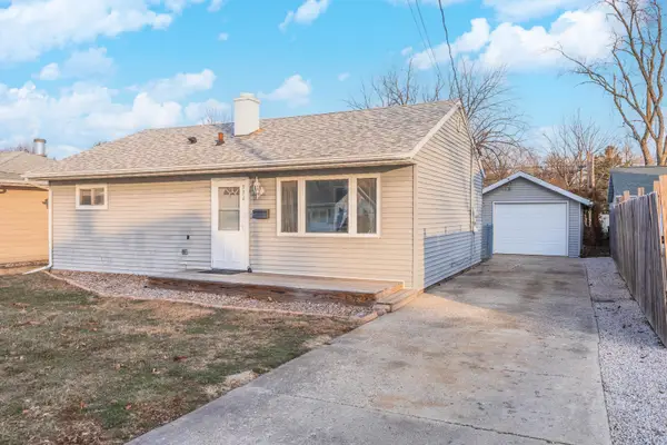 334 E Baker Street, Bloomington, IL 61701