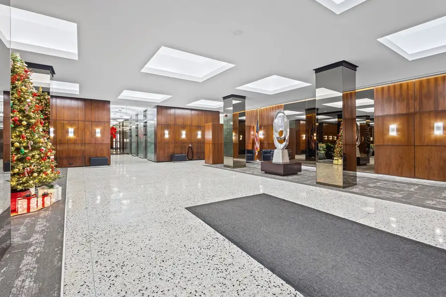 535 N Michigan Avenue #2403, Chicago, IL 60611 - Image #3