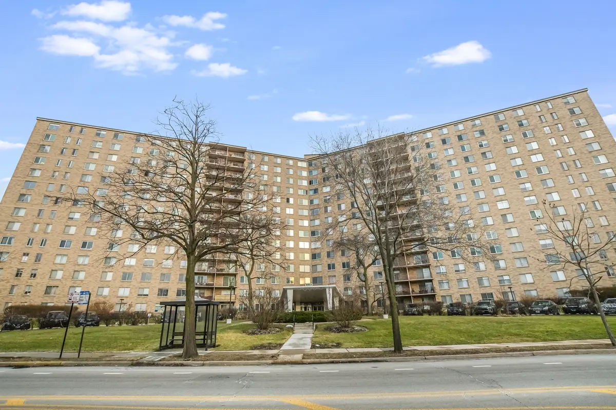 6833 N Kedzie Avenue #1006, Chicago, IL 60645 - Image #1