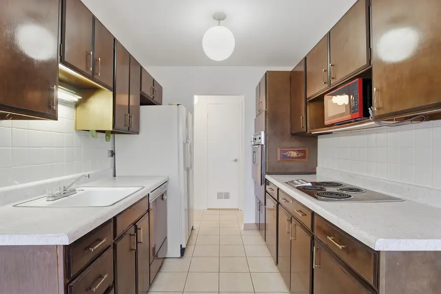 6833 N Kedzie Avenue #1006, Chicago, IL 60645 - Image #3