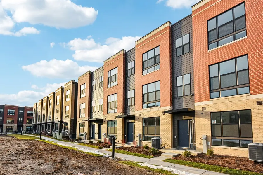 373 Summit Circle, Lombard, IL 60148 - Image #3