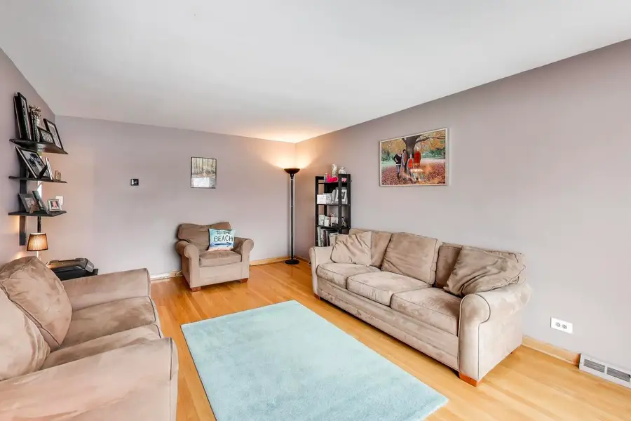 6047 N Newburg Avenue, Chicago, IL 60631 - Image #3