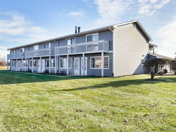 17475 W Chestnut Lane, Gurnee, IL 60031