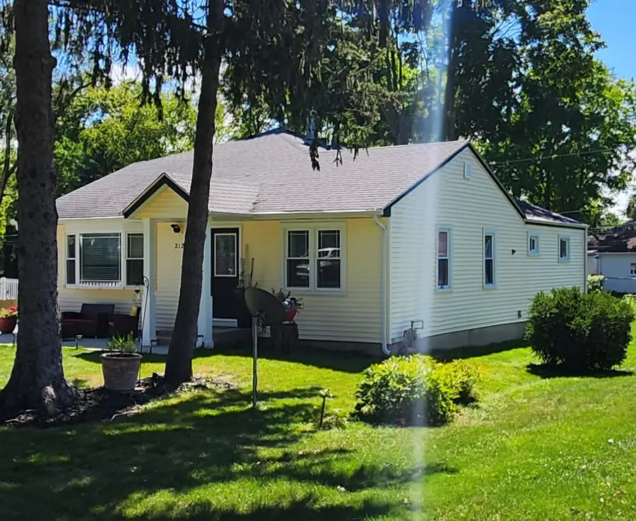 212 Lewis Avenue, Wauconda, IL 60084 - Image #3