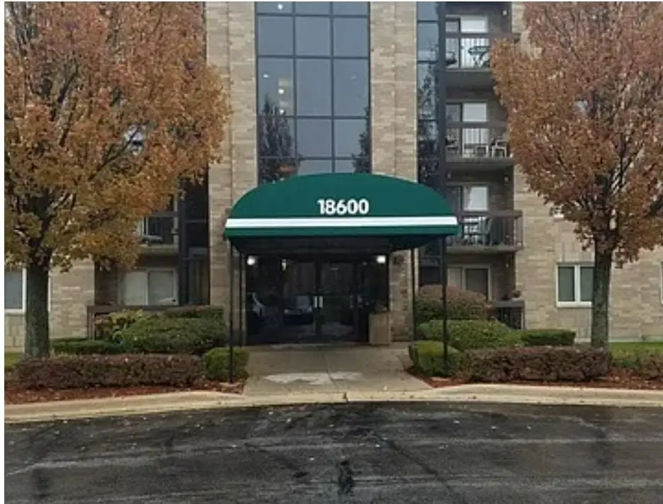 18600 Village West Drive #303, Hazel Crest, IL 60429 - Image #1