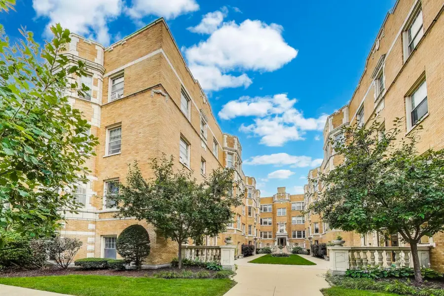 243 Washington Boulevard #3A, Oak Park, IL 60302 - Image #2