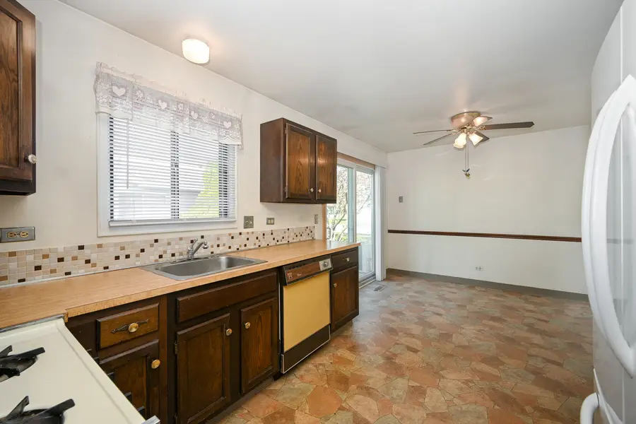 951 Chelsea Lane, Schaumburg, IL 60193 - Image #3