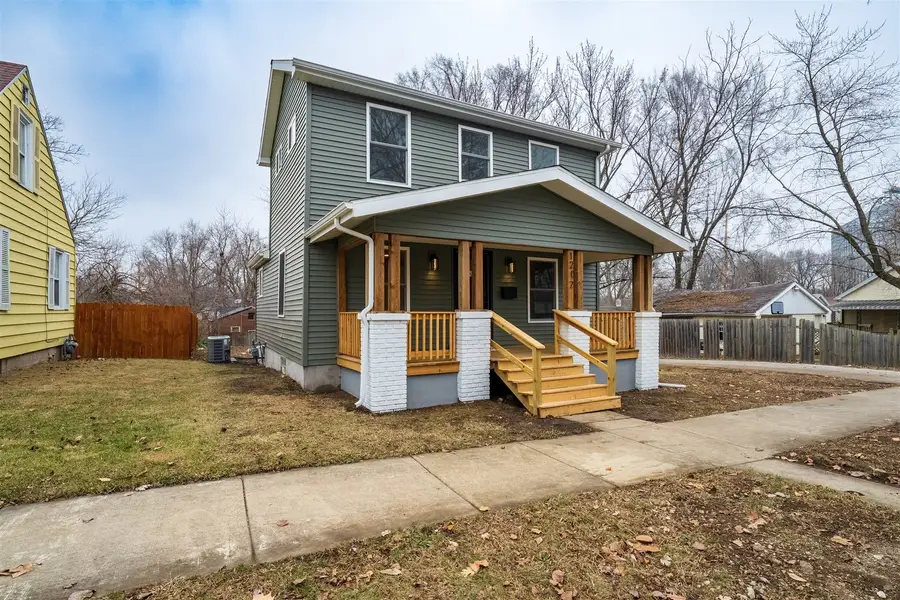 1207 W Walnut Street, Bloomington, IL 61701 - Image #2