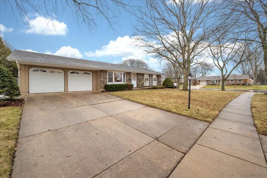 1828 Cannon Court, Schaumburg, IL 60193 - Image #2