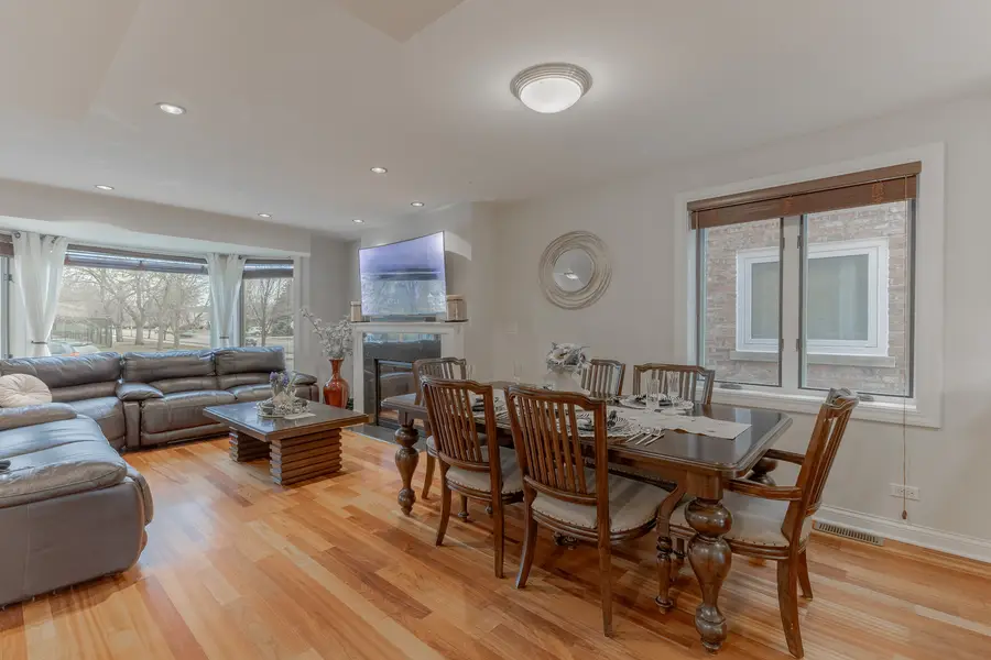 6352 W Giddings Street, Chicago, IL 60630 - #2