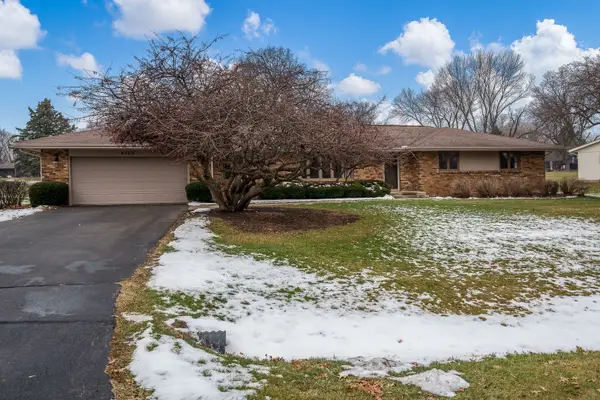 8169 Clockview Road, Rockford, IL 61108