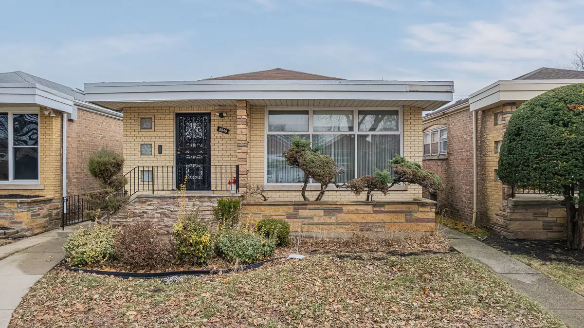 8849 S Paxton Avenue, Chicago, IL 60617 - Image #1