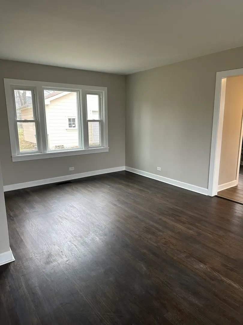 971 Solfisburg Avenue, Aurora, IL 60505 - Image #2