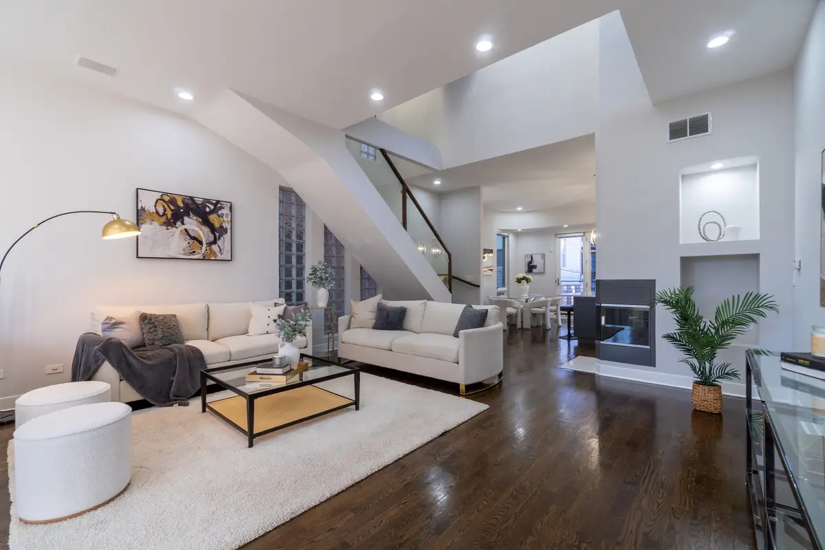 908 N Winchester Avenue, Chicago, IL 60622 - Image #1