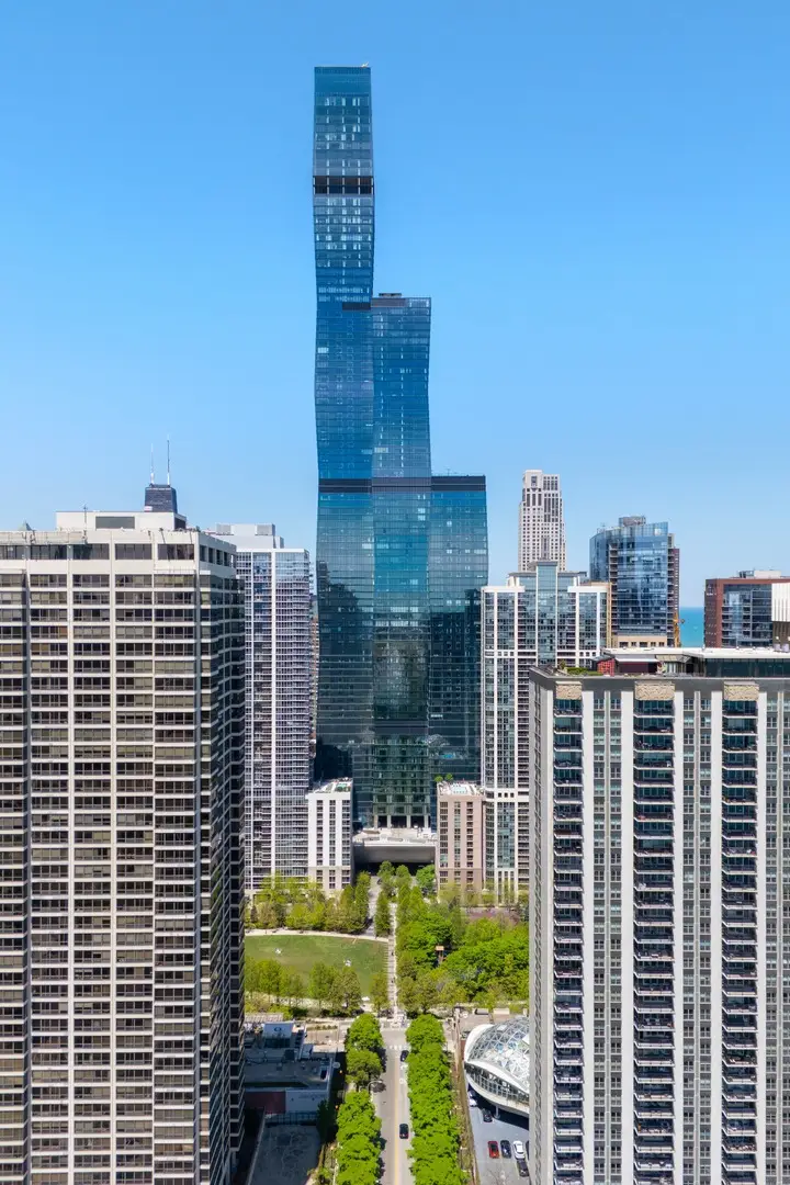 363 E Wacker Drive #6106, Chicago, IL 60601 - Image #1