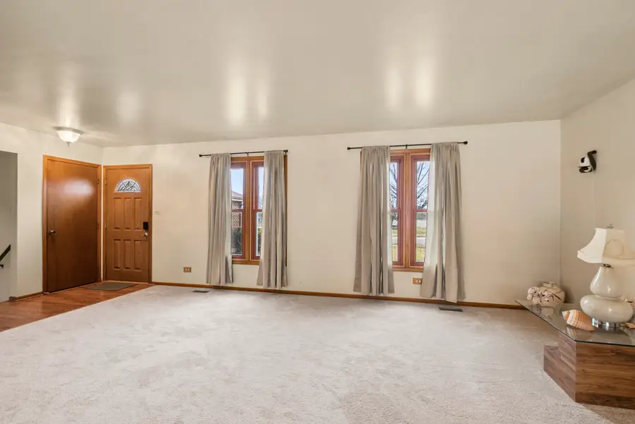 15232 Oxford Drive, Orland Park, IL 60462 - Image #2