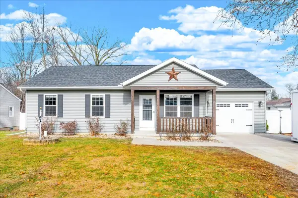 109 Mabee Avenue, East Peoria, IL 61611