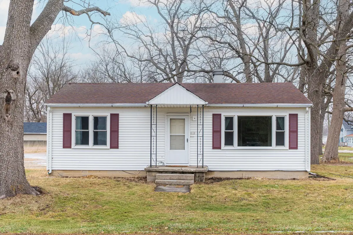 210 S Malta Road, Malta, IL 60150 - Image #1