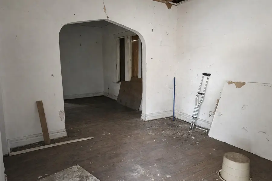 5129 S Emerald Avenue, Chicago, IL 60609 - Image #2