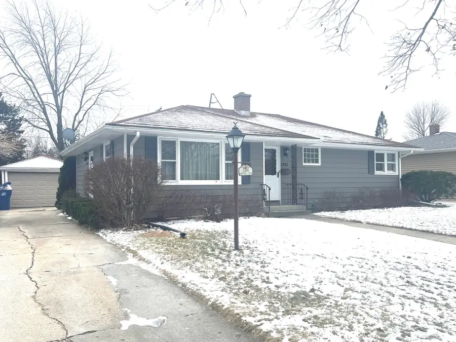 2305 W Grove Avenue, Waukegan, IL 60085 - Image #2