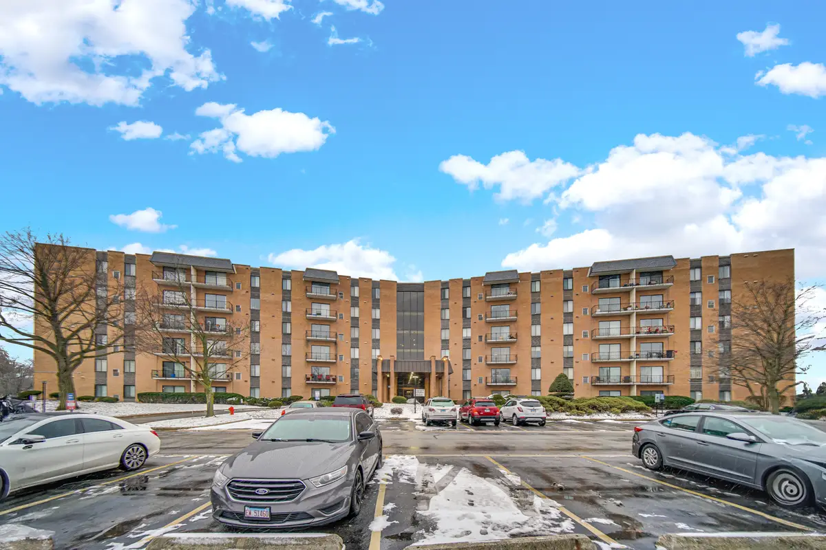 900 W Sunset Drive #405, Glenwood, IL 60425 - Image #1