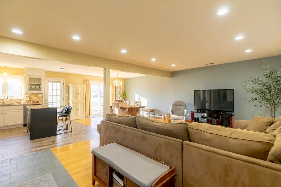 1436 Greenview Court, Schaumburg, IL 60193 - Image #3