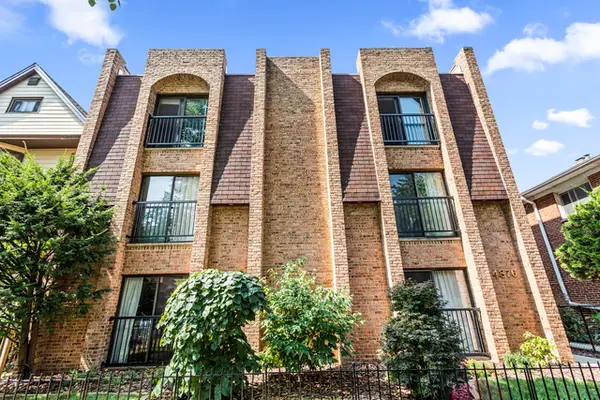 4876 N Hermitage Avenue #102, Chicago, IL 60640