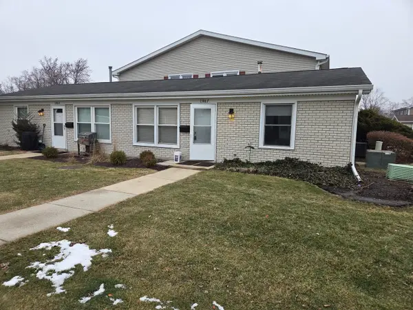 1308 Kingsbury Drive #F, Hanover Park, IL 60133