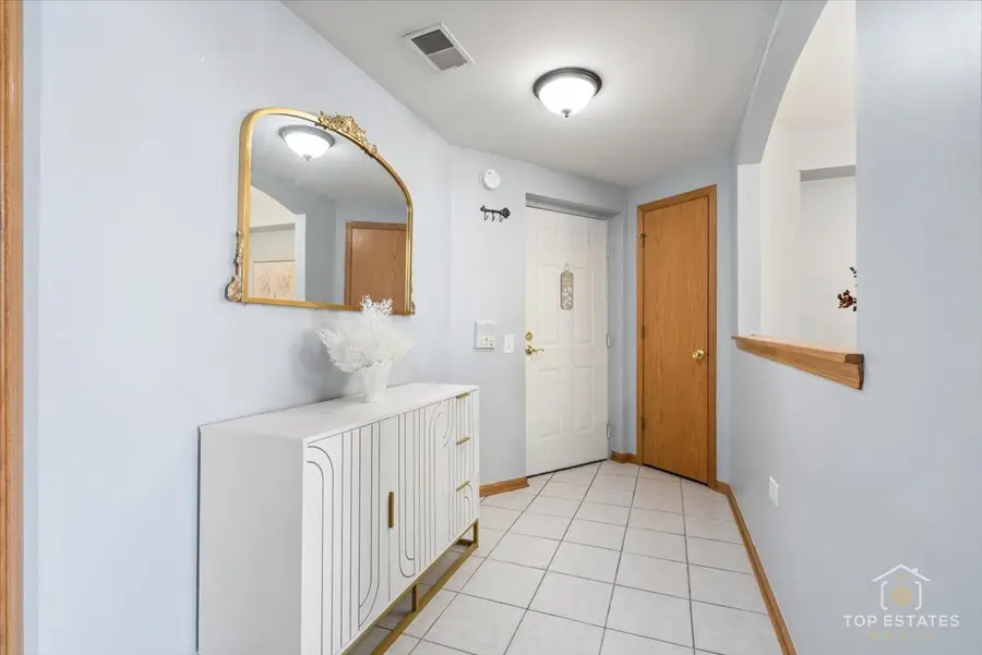 17950 Settlers Pond Way #3B, Orland Park, IL 60467 - Image #2