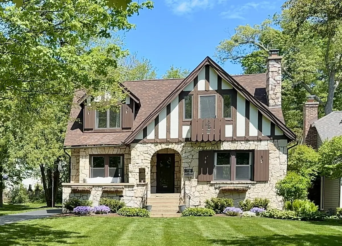 579 Lee Street, Glen Ellyn, IL 60137 - Image #1