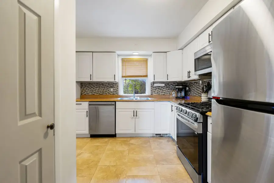 5010 N Westwood Drive, McHenry, IL 60051 - #3