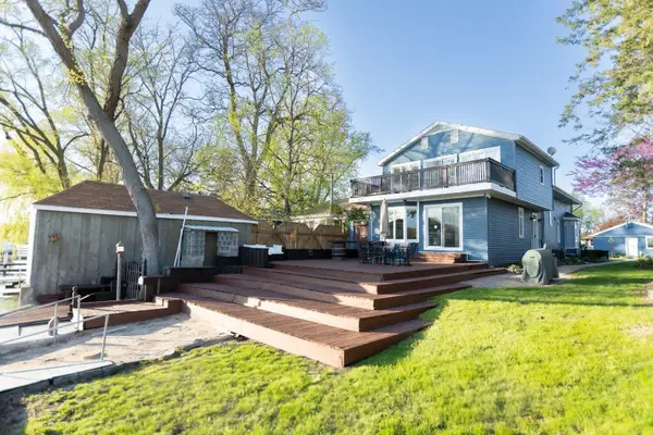 1015 N River Road, McHenry, IL 60051