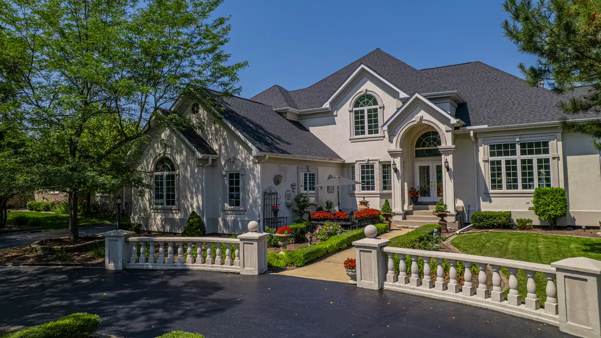 836 Royal Dublin Lane, Dyer, IN 46311 - Image #1