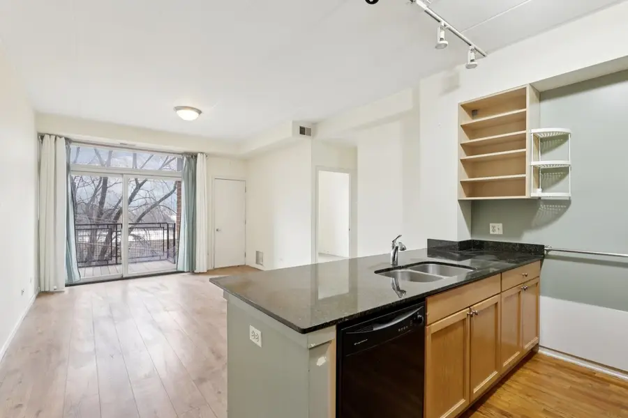 974 W 35th Place #302, Chicago, IL 60609 - Image #2