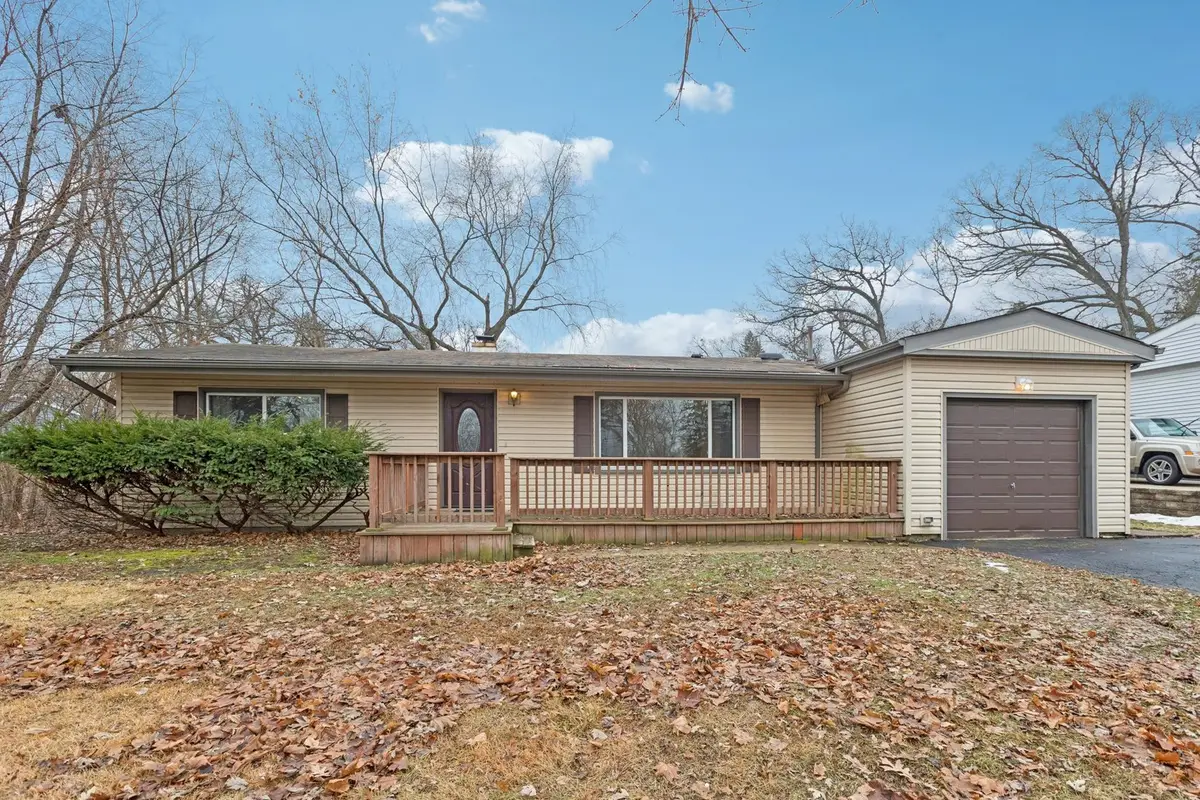 1915 W Oakleaf Drive, McHenry, IL 60051 - Image #1