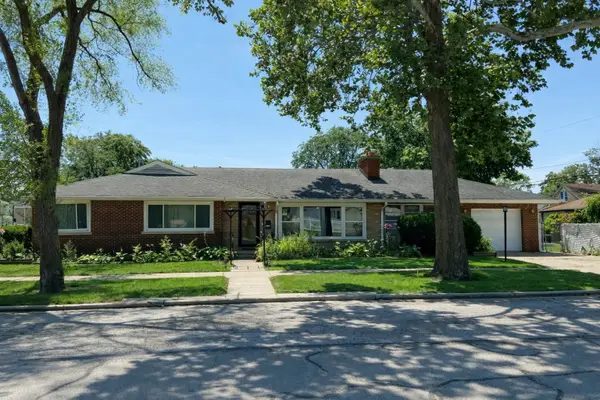 2102 Norfolk Avenue, Westchester, IL 60154