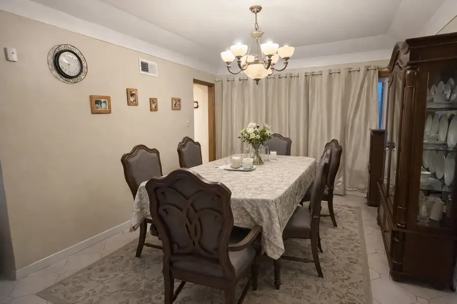 2102 Norfolk Avenue, Westchester, IL 60154 - Image #3