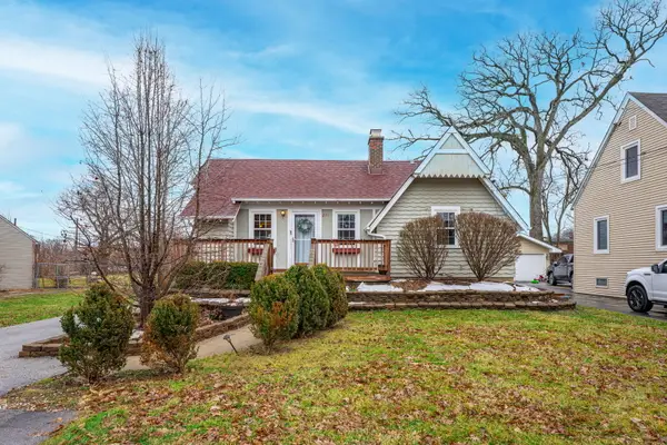 271 Oakwood Drive, Wood Dale, IL 60191