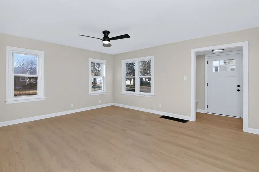 950 Spruce Street, Aurora, IL 60506 - Image #3