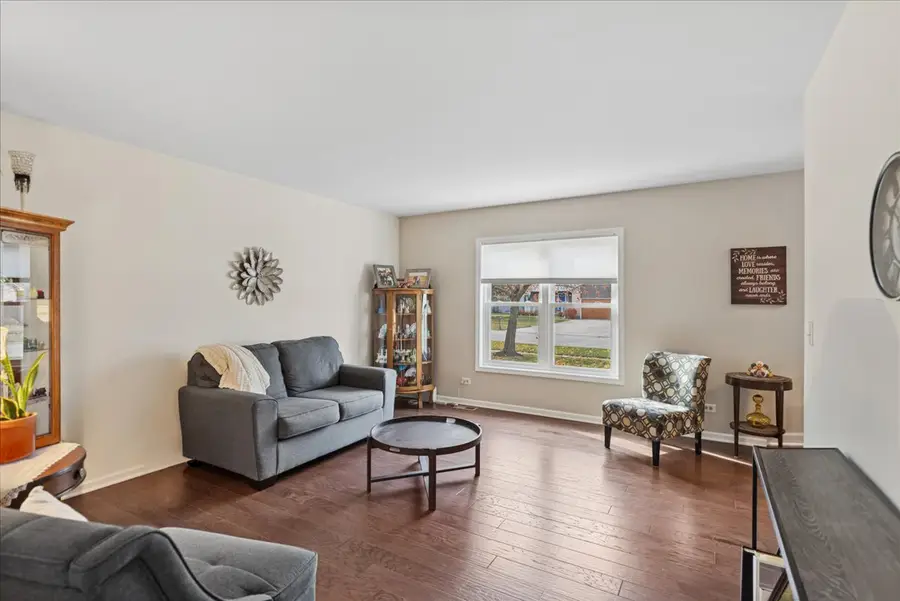 567 7th Circle, Marengo, IL 60152 - Image #2